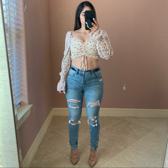 VALERIA Floral Smocked Top - Picture 4 of 5